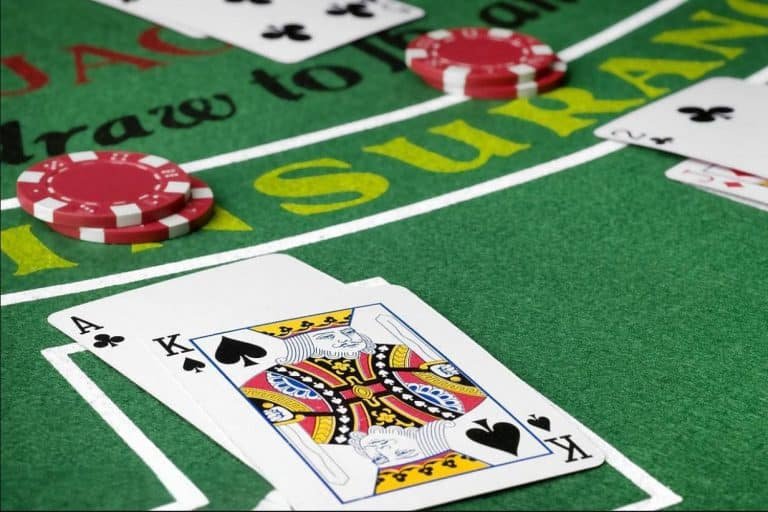 klik77 mobile app home screen showing sportsbook, live-dealer, and slots sections